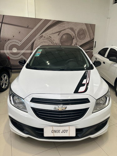 Imagen 4 de 17 de Chevrolet Onix 5puertas 1,4 Effect 2015 - Tm