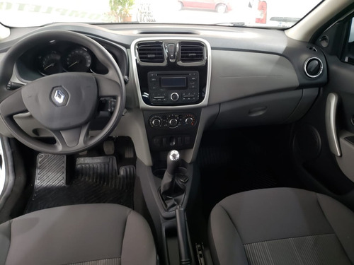 Renault Logan 1.6 Expression Hi-power 4p