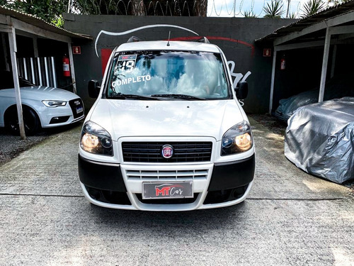 Imagem 3 de 15 de Fiat Doblo 1.8 Mpi Essence 7l 16v Flex 4p Manual