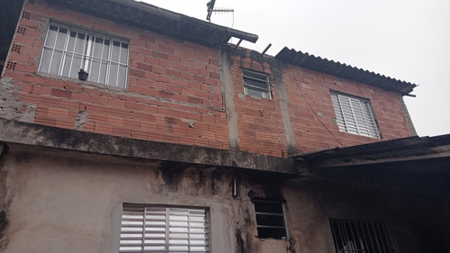 Casa1 São 4 Cômodos Casa2 São Dois Cômodos E 1 Banheiro