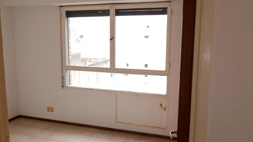 Departamento En Venta De 2 Dormitorios Al Frente Del Paseo Buen Pastor En Barrio Nueva Córdoba.