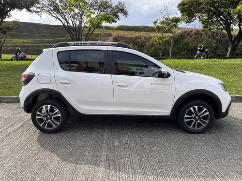 Renault Stepway 1.6 Dynamique / Intens Automática