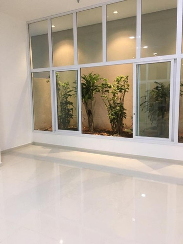 Sala Comercial Nova, No Térreo; Ao Lado Da Recepção Do Condomínio, Piso Em Porcelanato, Teto Rebaixado De Gesso Com Iluminação Embutida, Infra Estrutu - Sa0522