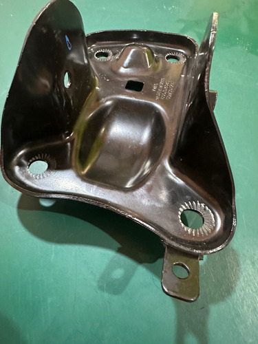 Base Soporte De Puente Trasero Jetta 2019 2020 2021 2022 24 (Usado)