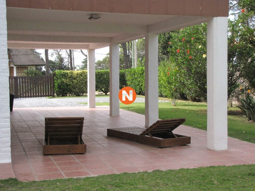 Casa En Venta Y Alquiler, Pinares, Punta Del Este, 4 Dormitorios.- Ref: 208042