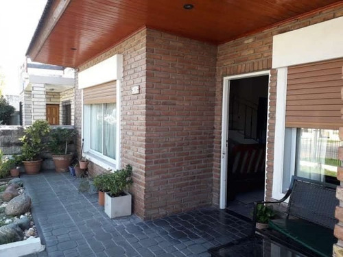 Venta Casa 4 Ambientes Con Parque En Morón
