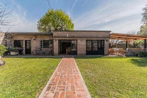 Venta Casa En Monte Grande - 3 Dormitorios - Apto Crédito
