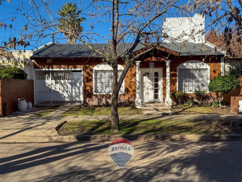 Casa En Venta 5 Ambientes - San Antonio De Areco