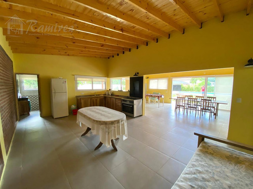 Casa 2 Ambientes Con Pileta En - Francisco Alvarez, Moreno