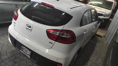 Imagen 10 de 11 de Kia Rio 2017 1.6 Ex Hatchback Mt
