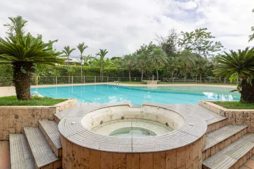 Casa En Arriendo/venta En Las Mercedes. Cod A4615