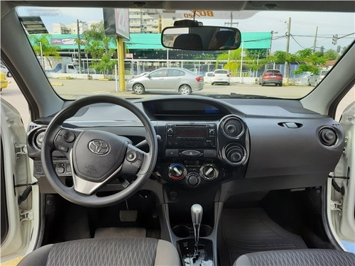 Toyota Etios 1.5 X Plus 16v Flex 4p Automático