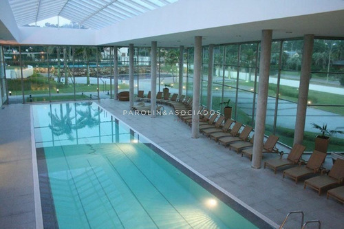 Departamento De 2 Dormitorios En Torre Aquarela, Mansa, Punta Del Este-ref:32