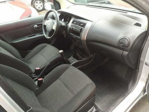 Nissan Livina 1.6 16v Flex 4p