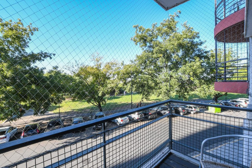 Imagen 10 de 23 de Departamento De 2 Dormitorios En Venta Con Cochera En El Centro De Rosario