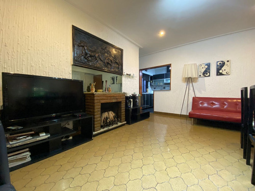 Imagen 12 de 29 de Casa 5 Ambientes Venta Villa Del Parque Terraza