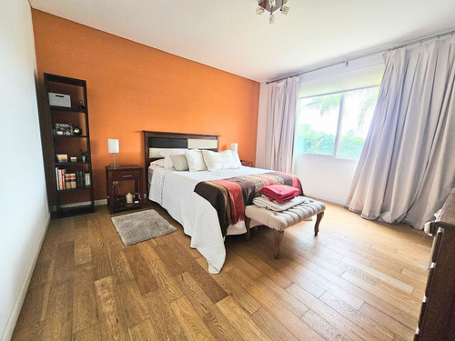 Venta Casa 6 Ambientes La Cesarina Pileta Climatiz