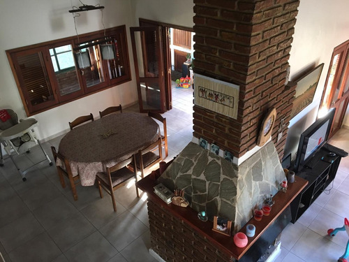 Imagen 3 de 30 de Casa En Venta En City Bell Calle 16 E/ 474 Y 476 Dacal Bienes Raices