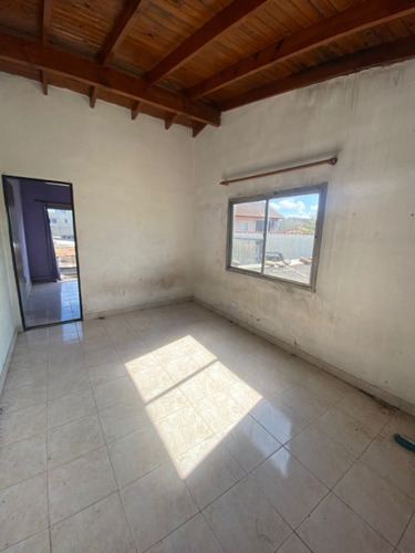 Casa En Venta En Castelar Norte