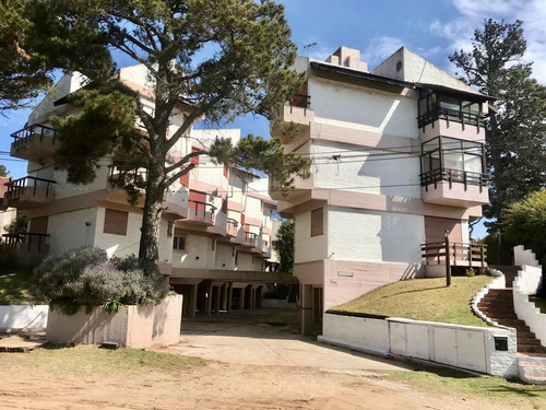 Imagen 1 de 10 de Departamento En Venta. 3 Amb. 2 Dor. 60 M2 Cub
