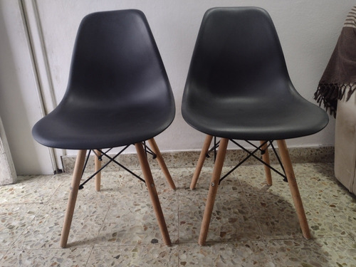 Lote X 2 Sillas Eames 