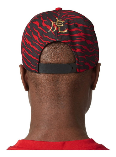 Imagen 4 de 9 de Gorra Mercedes Año Nuevo Chino Hamilton/ Russell Autentica