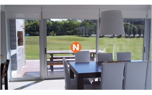 Casa En Complejo Silente!- Ref: 207999