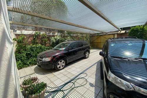 Casa En Venta En Querétaro ¡ Ideal Para Oficinas, Escuela O Cafeteria!