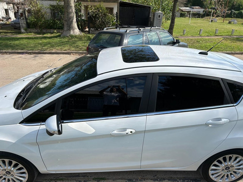 Ford Fiesta Kinetic 1.6 Titanium Powershift 120cv