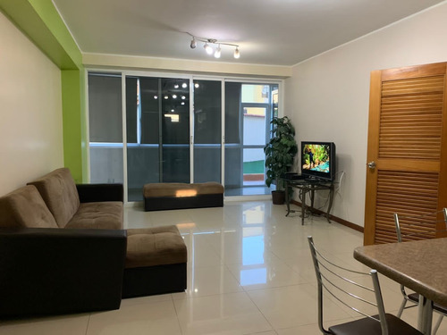 Imagen 4 de 19 de Alquiler Fijo. Apartamento En Costa Azul. Al Frente Al C.c La Vela.