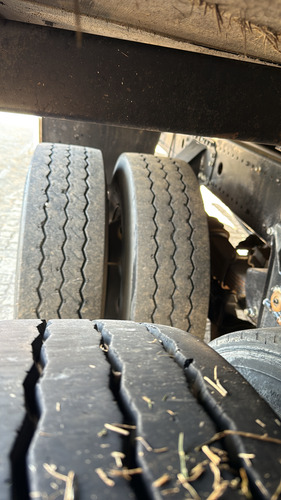 Mb Atego 2426 - 215.977 Km - Baú 9,00x2,85 Com Plataforma