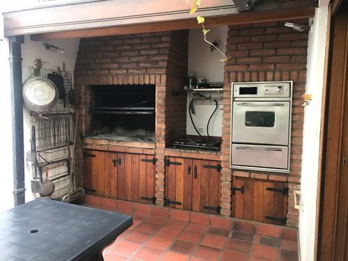 Imagen 5 de 25 de Casa En Lote Propio, Pb + 2 Pisos - Chalet Cochera