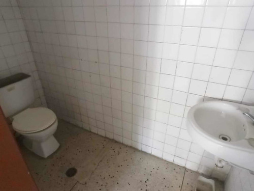 Imagen 9 de 13 de En Alquiler Local Urb Las Cuatro Esquinas Los Teques