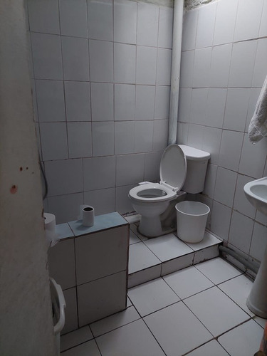 Venta De Propiedad 5 Dormitorios Y Dos Baños En Lo Prado