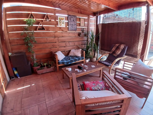 San Carlos - Av. Camilo Enríquez, Preciosa Casa