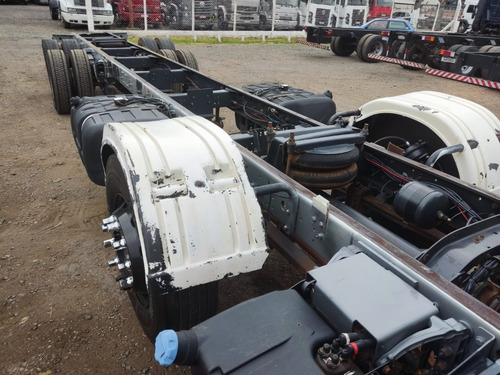 Imagem 5 de 12 de Volvo Vm 270 2013