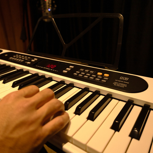 Teclado Musical 61 Teclas Az Keys Tone Branco C/fonte