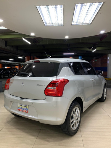 Suzuki Swift 2023 /vn