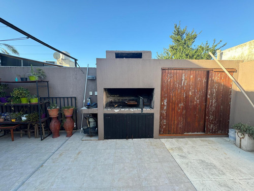 Casa En Venta En Poeta Lugones, Apta Crédito, 4 Dor, 2 Baños