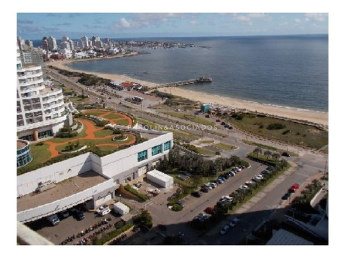 Departamento En Venta En Season Tower, Mansa Punta Del Este