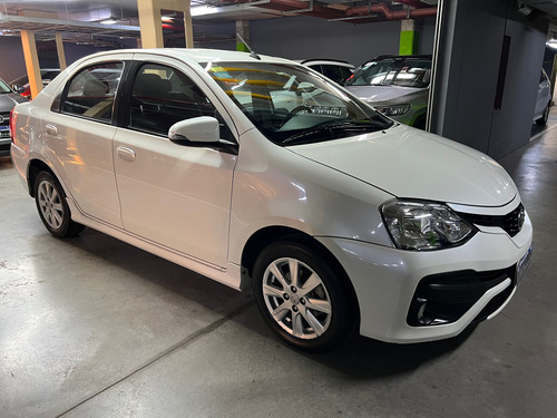 Toyota Etios 1.5 Sedan Xls