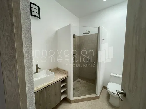 Casa En Venta De 4 Recámaras En Condominio Torre De Piedra Bugambilias