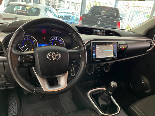 Toyota Hilux 2.7 SR 4X2 CD 16V FLEX 4P MANUAL