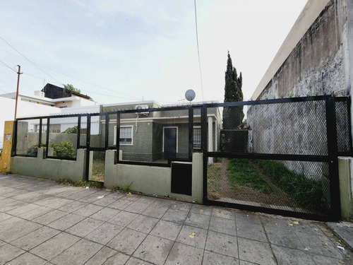 Casa En Venta .3amb .hipolito Yrigoyen 4400.san Justo