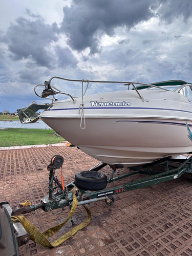 Focker 215 Style 2006 Cabinada