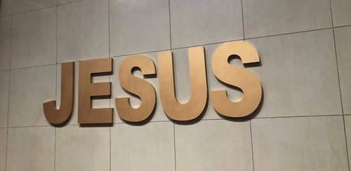 Letreiro / Jesus De 40cm Em Aço Inox Pintado Dourado