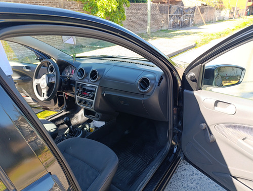 Volkswagen Voyage Voyage comfortline airbags ABS my14