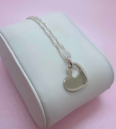 Imagen 3 de 4 de Medalla Corazón Con Grabado Mamá Te Quiero Mucho Plata 925