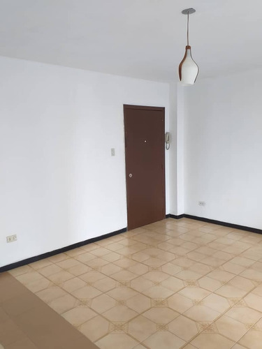 Imagen 10 de 15 de Apartamento En Venta En La Av Baralt