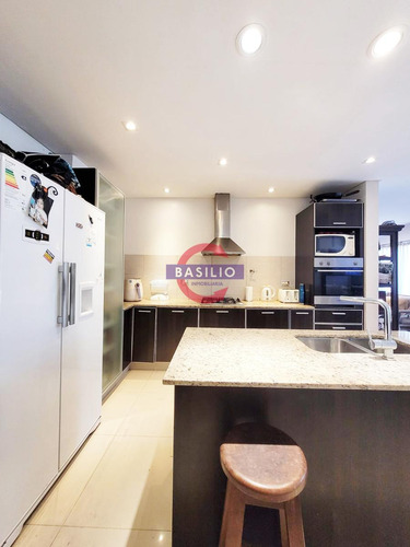 Venta Excelente Casa De 6 Ambientes Con Jardín, Quincho, Pileta Y Parrilla Florida Este